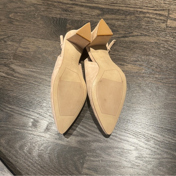 Tahari Beige or Nude Suede “Taron” Slingback Walkable Heel 6M - Picture 6 of 15